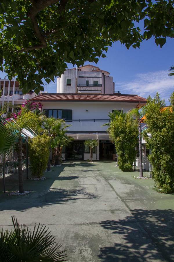 Hotel Atena Ciro Marina Exterior photo