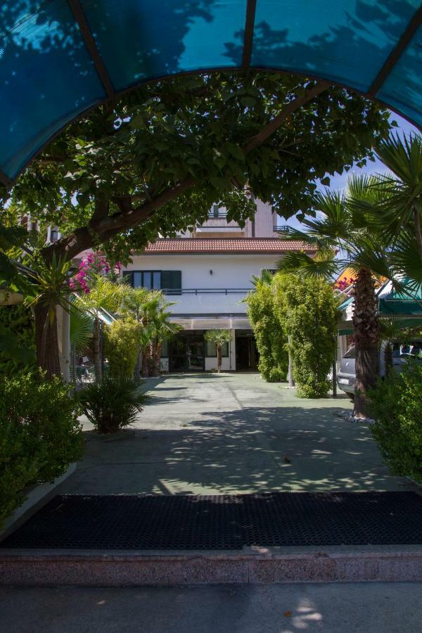 Hotel Atena Ciro Marina Exterior photo